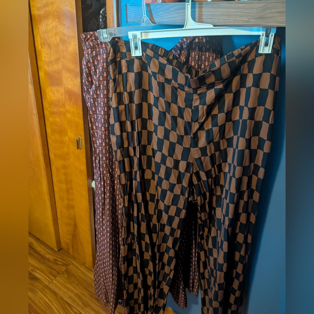 Pair Of Old Navy Pull On Pants